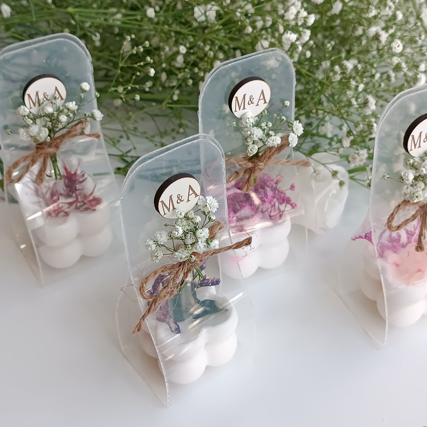 Jabón natural con flores preservadas