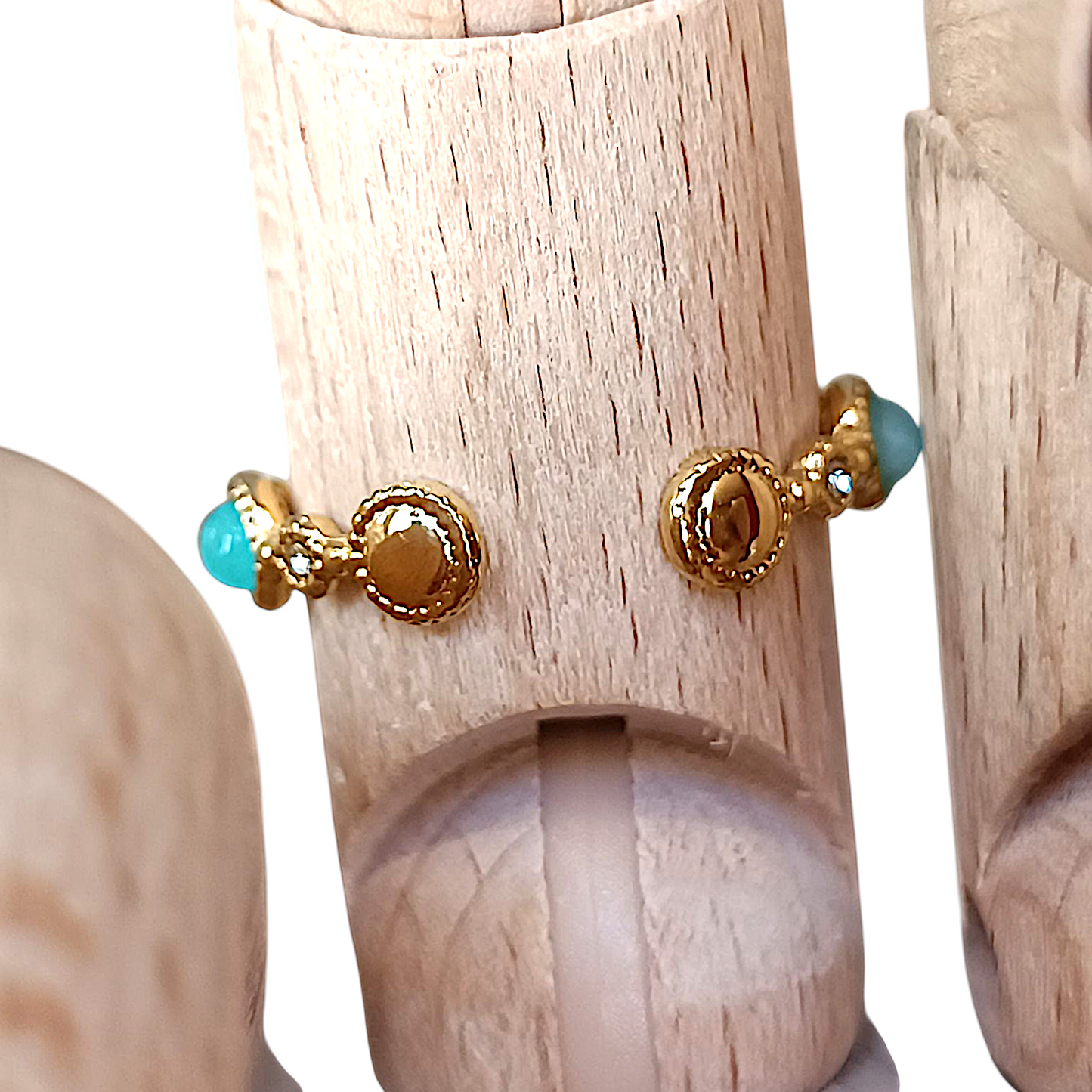 Anillo bolitas turquesas y dorado