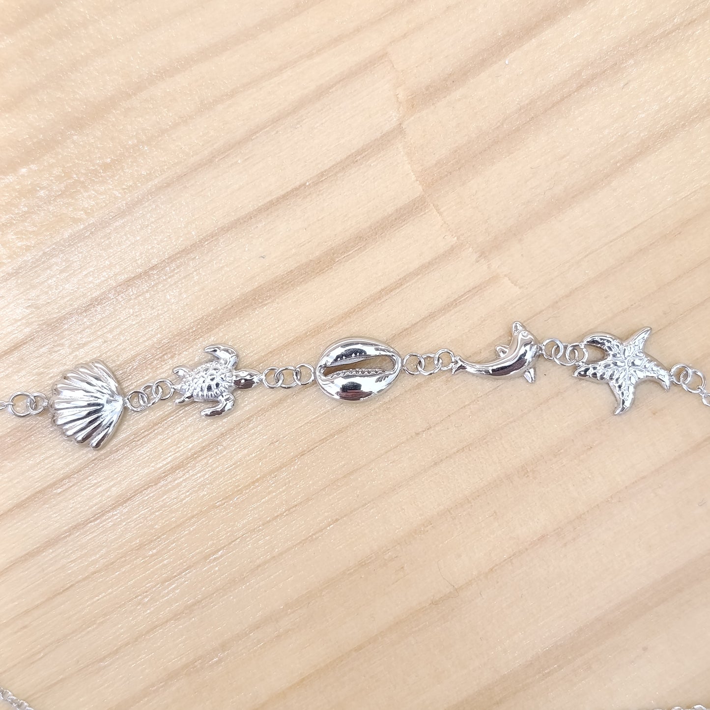Collar plateado veraniego