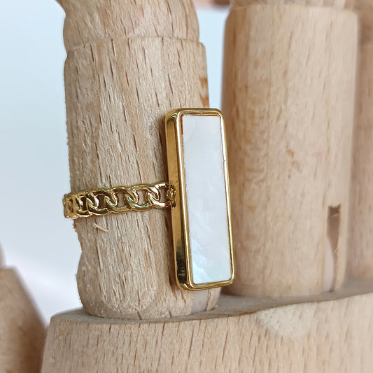 Anillo rectangular y cadena