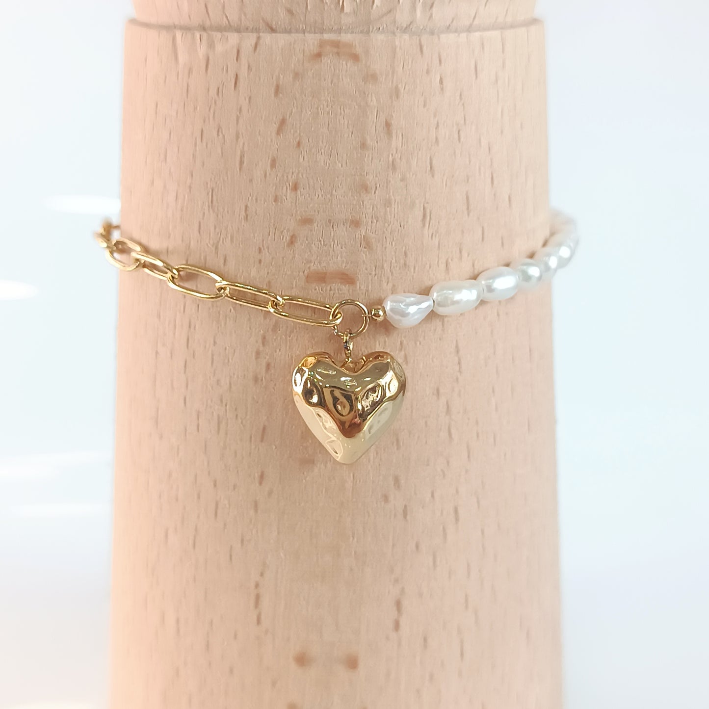 Pulsera Corazón y perlas