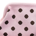 Fondo rosa maquillaje topo marrón