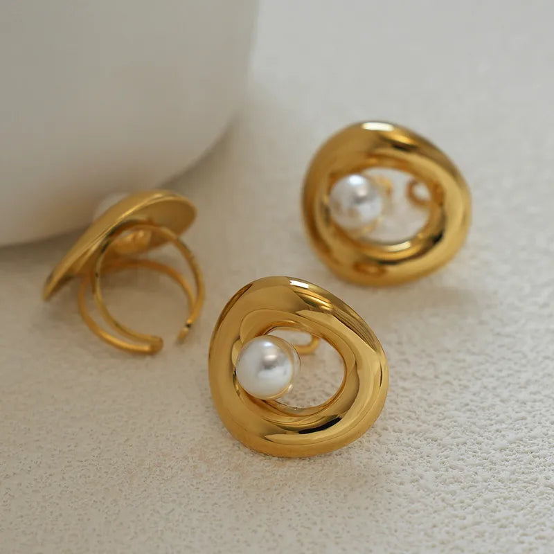 Anillo redondo con perla