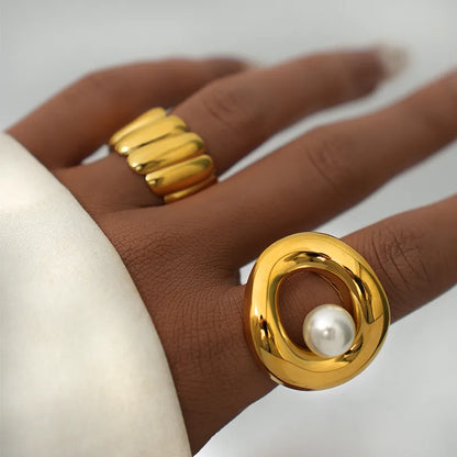 Anillo redondo con perla