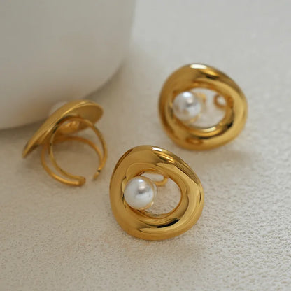 Pendientes redondos con perlas